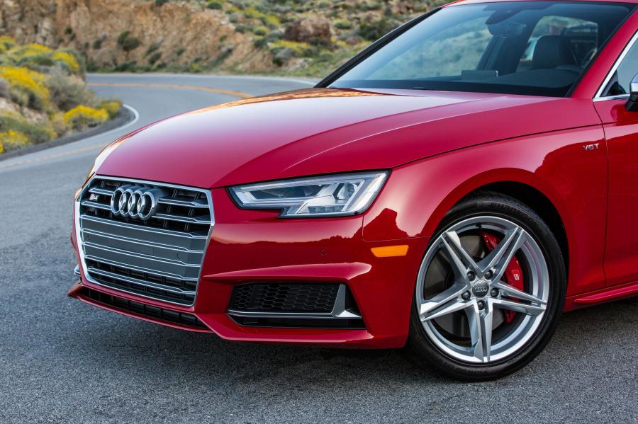 Детали экстерьера Audi S4 Sedan (B9) 2017 года  (NA) (фото 9 из 17)